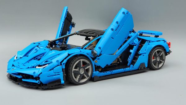 DoubleE / CADA 770-4 Lamborghini Centenario 1:8 hypercar 1