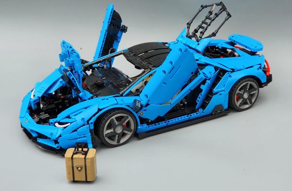 DoubleE / CADA 770-4 Lamborghini Centenario 1:8 hypercar 4
