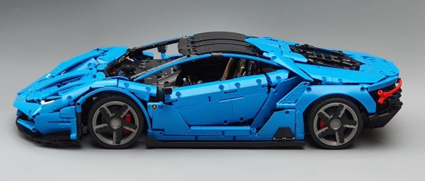 DoubleE / CADA 770-4 Lamborghini Centenario 1:8 hypercar 6